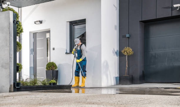 Best Sidewalk and Walkway Cleaning  in Brooktrails, CA